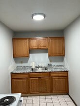 Building Photo - 46 N Cherry St