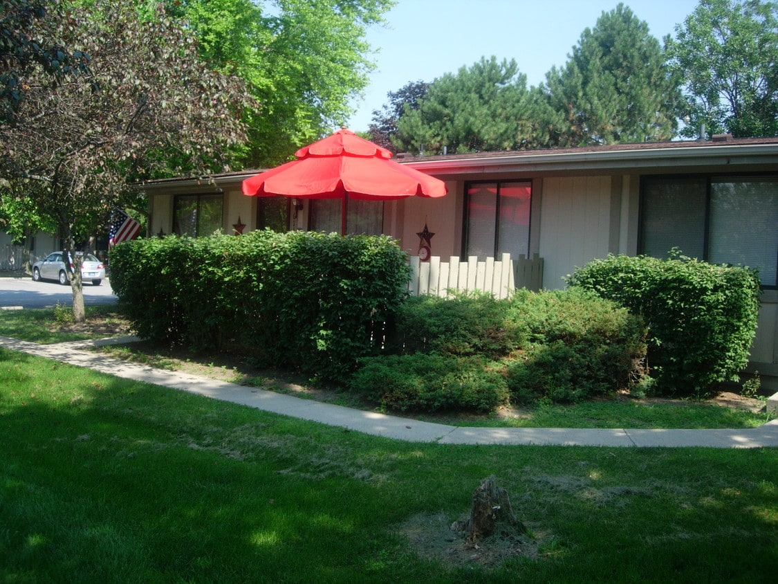 Primary Photo - Rose Stone Apartments
