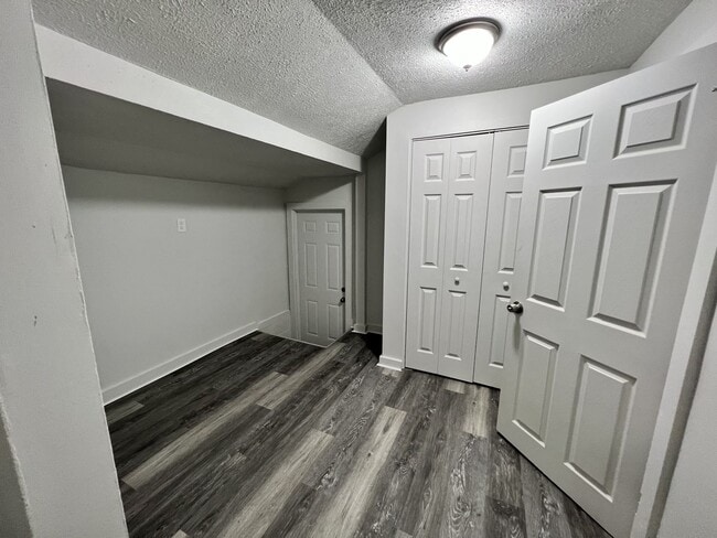 Building Photo - Renovated 3 Bed 1 Bath Home in Louisville ...