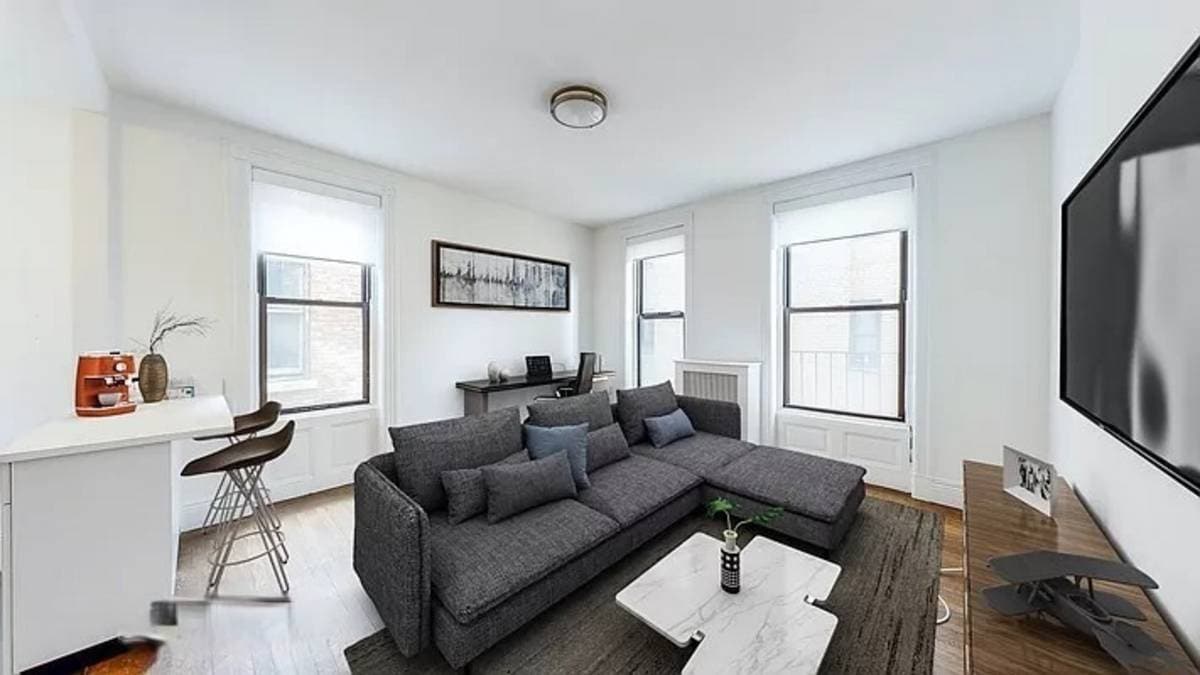 Primary Photo - 26 E 91st St