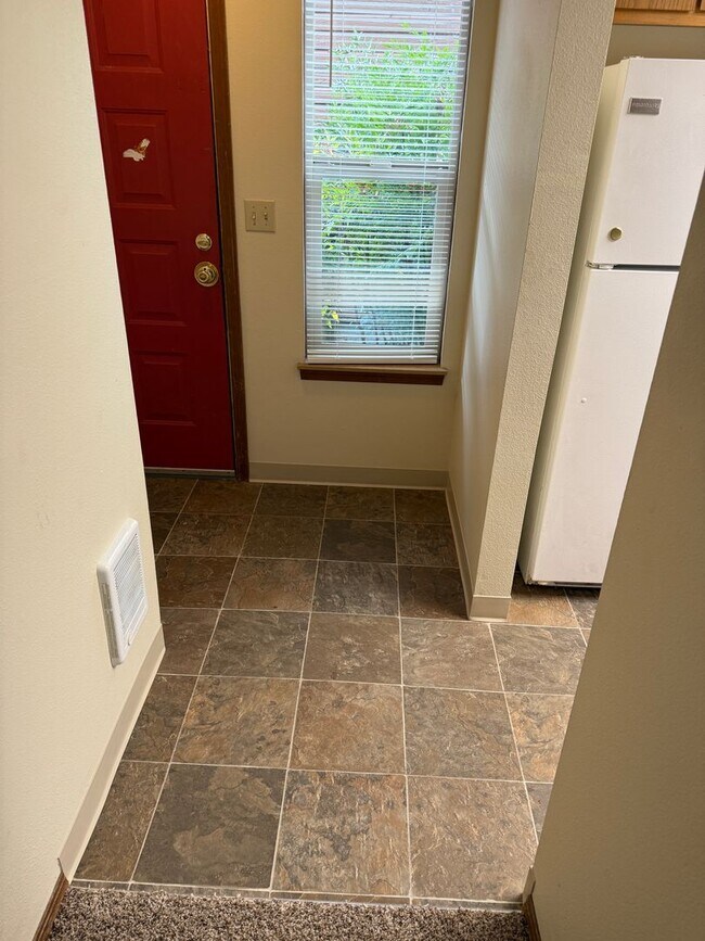 Building Photo - SW Karla Ct.