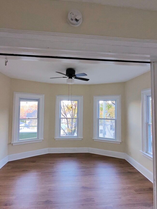 Building Photo - 142 Hillside Ave