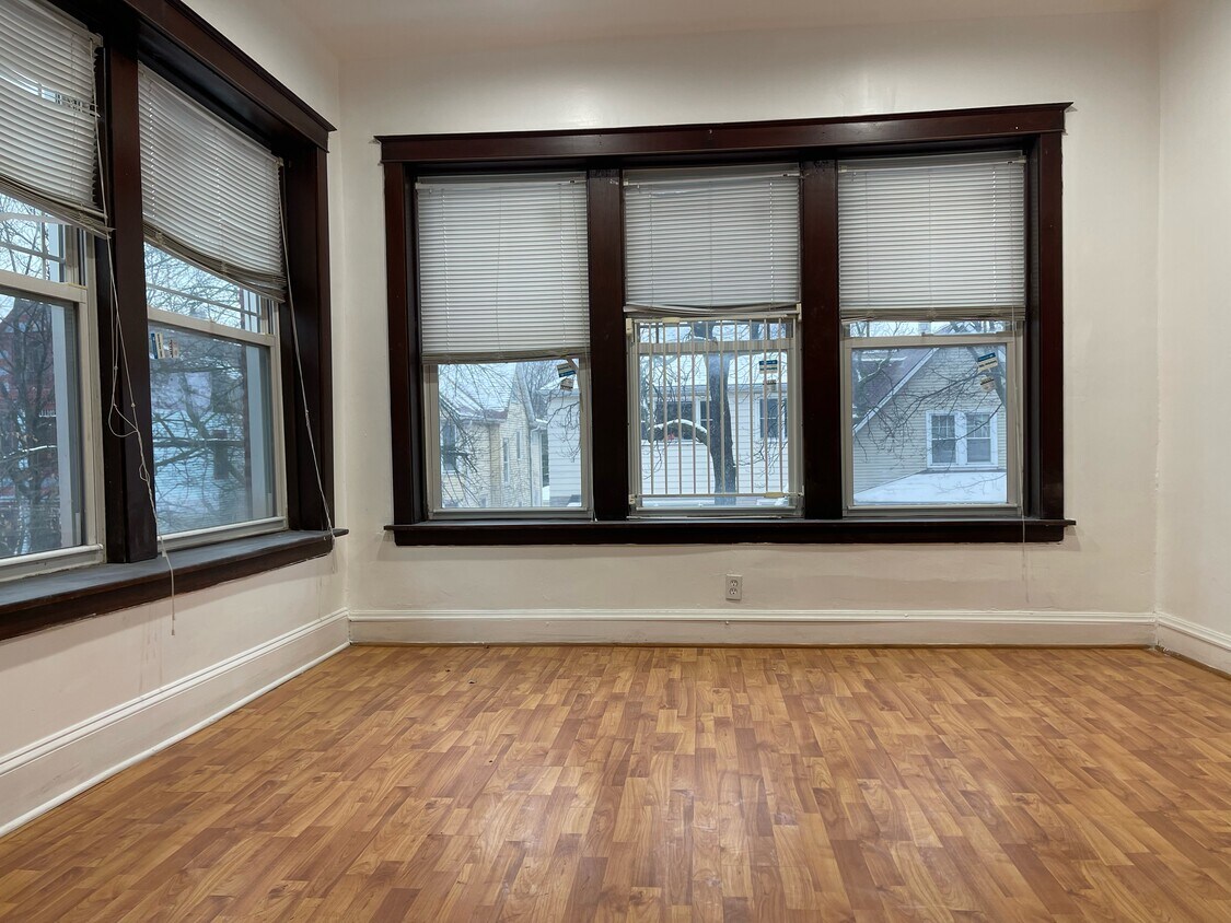 Foto principal - 1268 W Victoria St