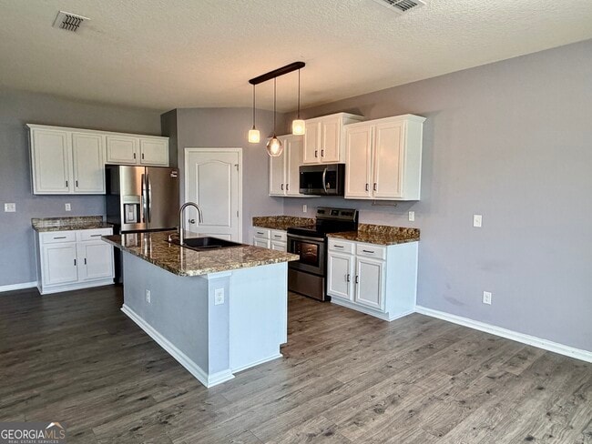 Building Photo - 215 Brooklet Cir