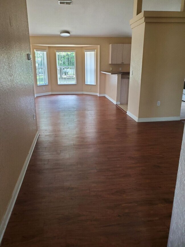 Foto del edificio - 3 Bedroom Home Close to Everything!