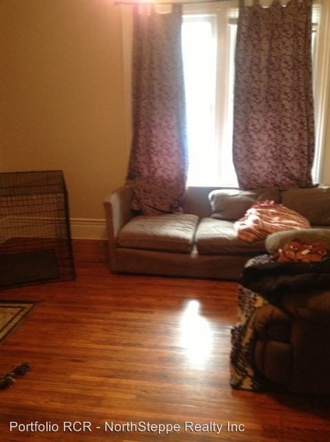 Building Photo - 1 br, 1 bath Apartment - 2409 Glenmawr