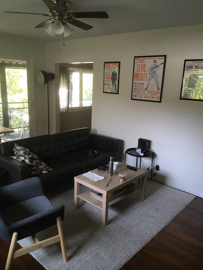 Livingroom - 1230 S Barrington Ave