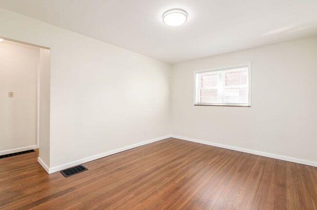 Building Photo - 1448 Elmwood Ave