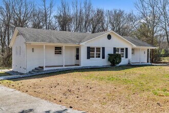 Building Photo - 207 James St