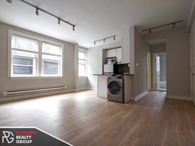 Foto del edificio - 517 W Belmont Ave