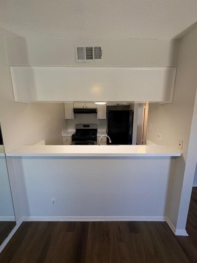 Foto del edificio - 7801 Shoal Creek Blvd