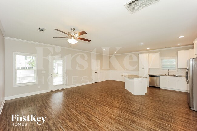 Building Photo - 203 Preserve Dr