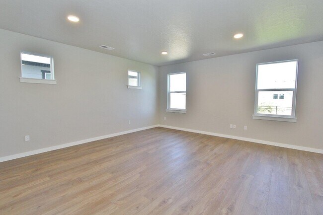 Foto del edificio - 4032 N Glider Ave