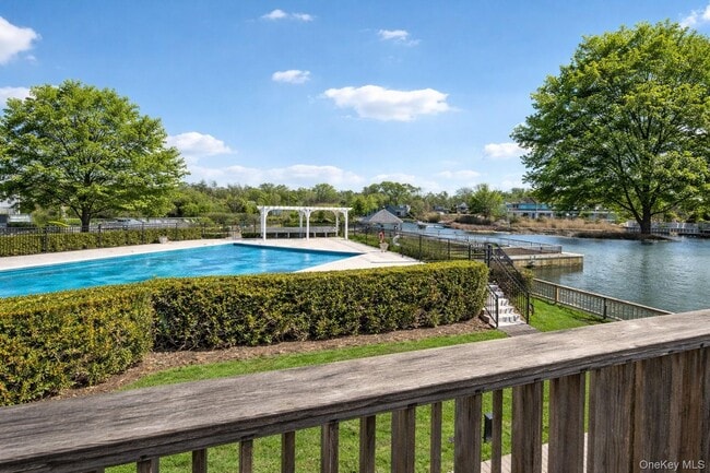 Foto del edificio - 3013 Mitchell Rd