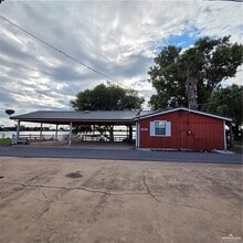 Building Photo - 8442 Lago Vista Dr