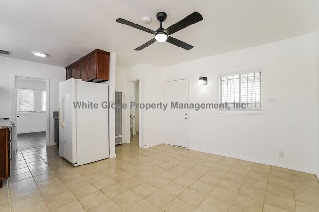 Foto del edificio - Charming Upstairs One Bedroom Apartment