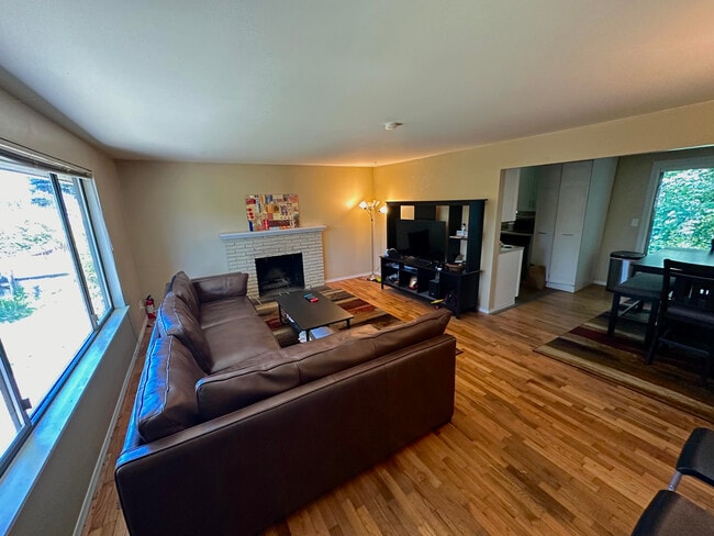Foto del edificio - 5640 23rd Ave SW