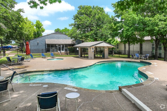 Piscina - Spring Valley Apartments
