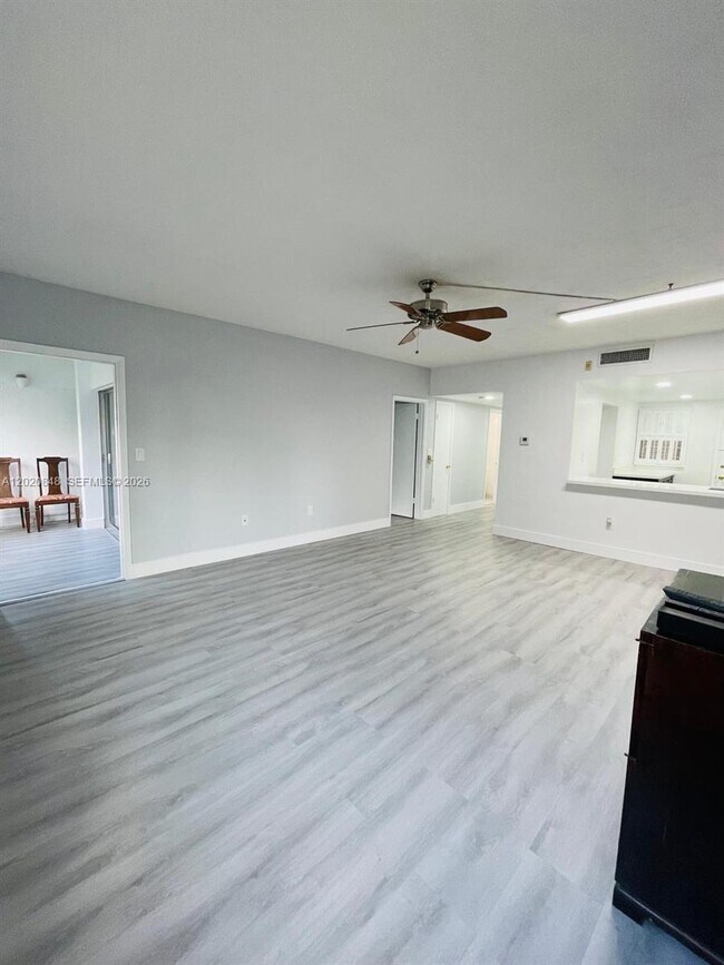Foto del edificio - 9175 SW 77th Ave