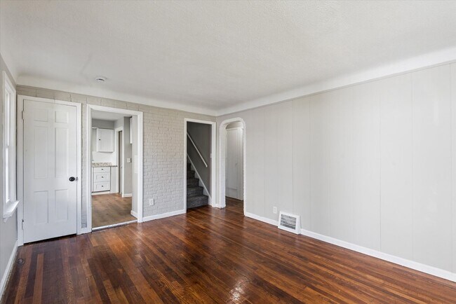 Foto del edificio - 12821 Oak Park Blvd