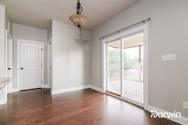 Building Photo - 650 Winding Oak Way