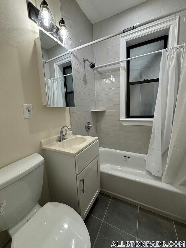 Foto del edificio - 1144 Commonwealth Ave