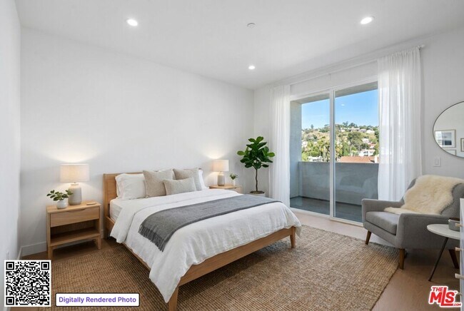 Foto del edificio - 1717 Winona Blvd