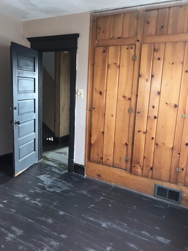 Building Photo - Beautiful 3 Bedroom house