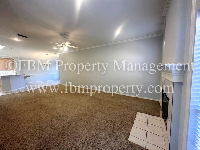 Foto del edificio - 703 Dogwood - Beautiful 3 Bedroom, 2 Bathr...