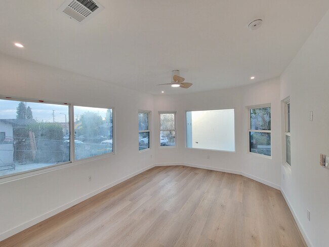 Foto del edificio - 7734 Lexington Ave
