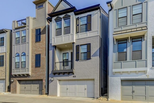 Building Photo - 526 Broadview Ln NE