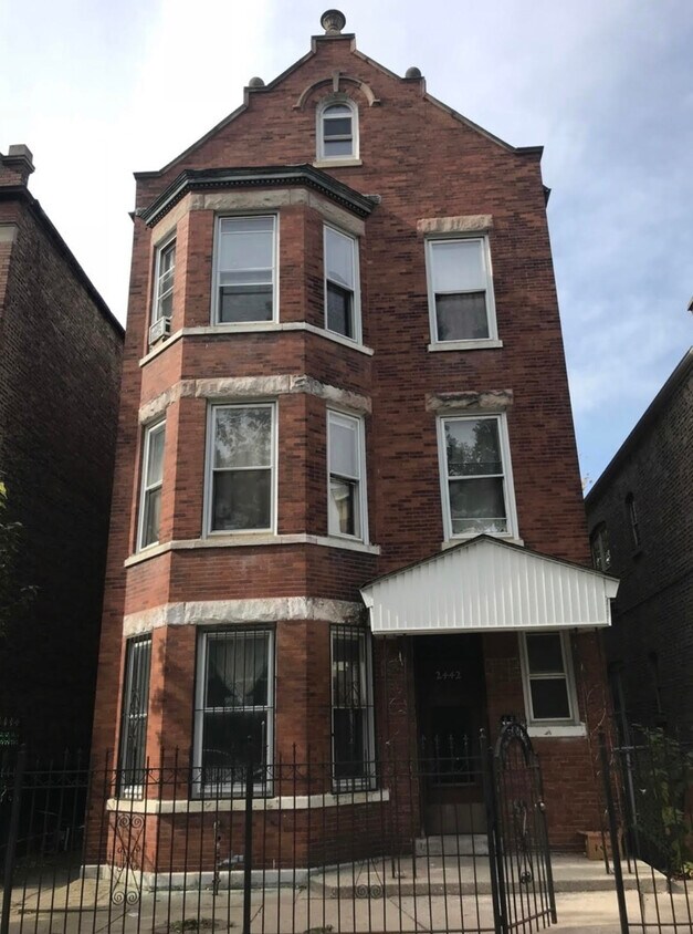 Primary Photo - 2442 S Saint Louis Ave