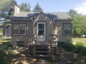 Building Photo - 326 McCabe St