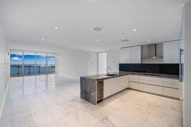Foto del edificio - 700 NE 26th Terrace
