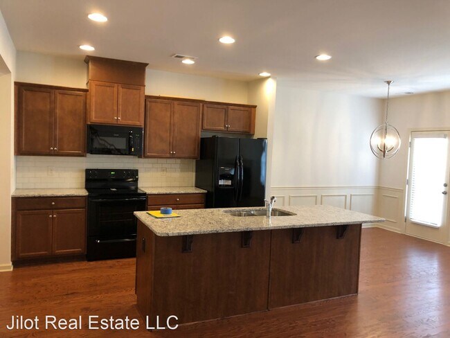 Building Photo - 3 br, 2.5 bath House - 6218 Thorncrest Dr.