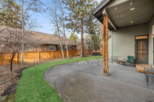 Building Photo - Beautiful Mountain Pine Neighborhood Home,...