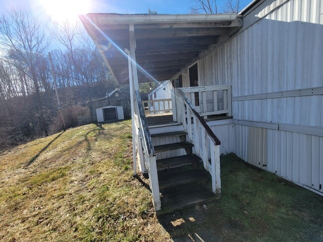 Building Photo - 31 Comet Ln