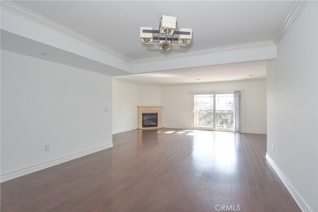 Foto del edificio - 11911 Mayfield Ave