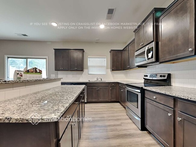 Building Photo - 5419 Roberta Crossing Dr