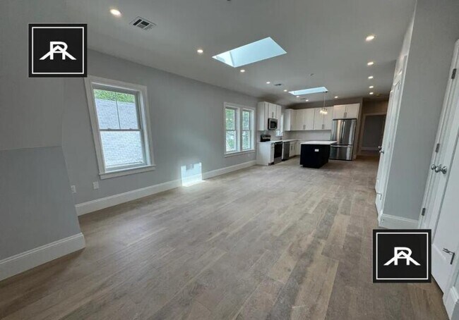 Foto del edificio - 3 bedroom in Brighton MA 02135