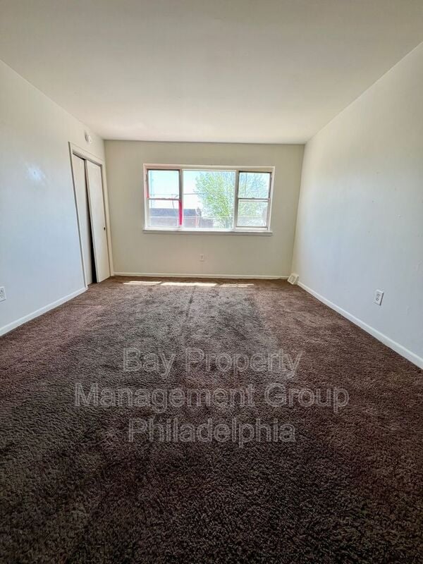 Building Photo - 8120 Ditman St