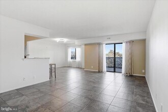 Building Photo - 8340 Greensboro Dr