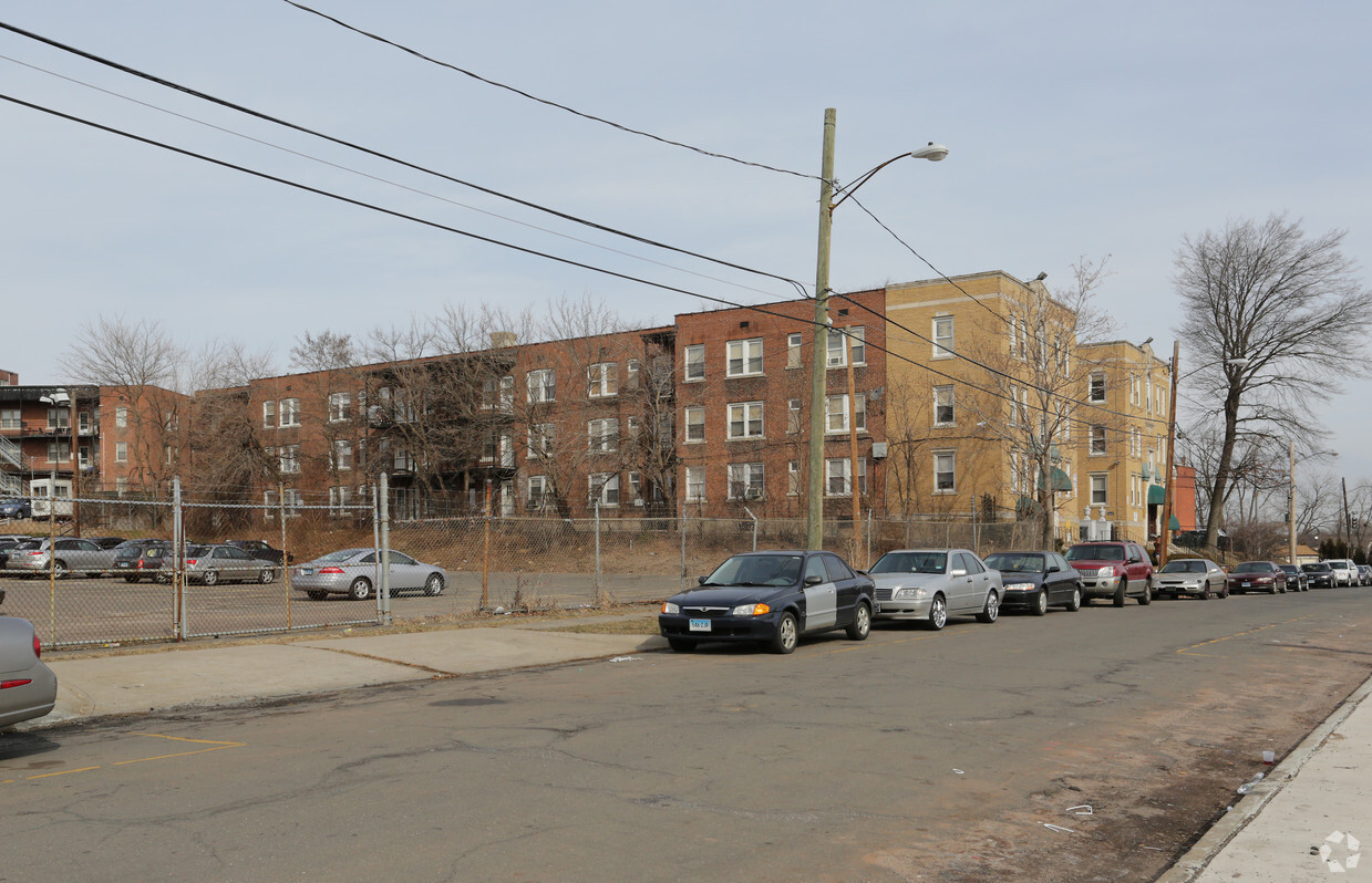 Foto del edificio - Spring Street Apartments