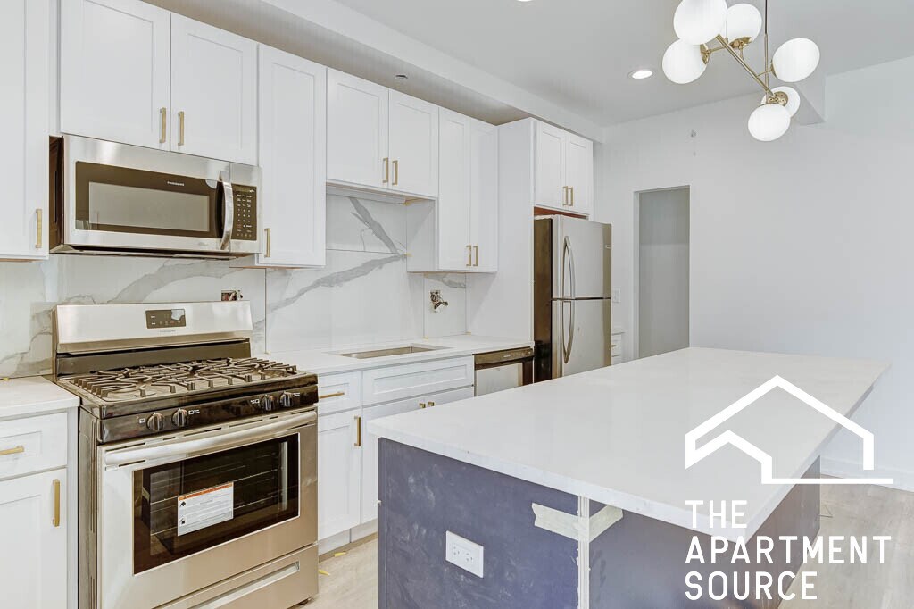 Foto principal - 4939 N Saint Louis Ave