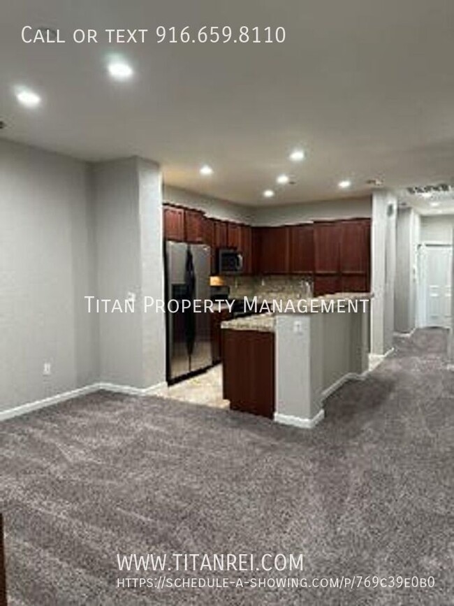 Foto del edificio - Folsom 2 bed 2 bath Condo - Managed by Tit...