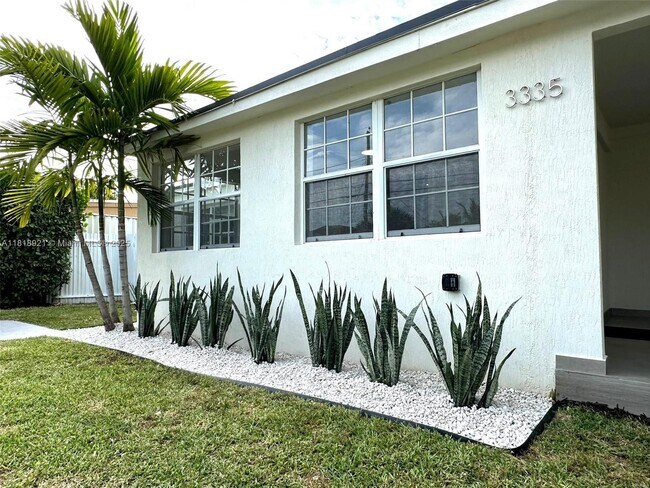Building Photo - 3335 NW 19th St