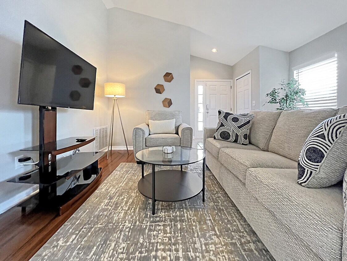 Foto principal - 24604 Siena Dr