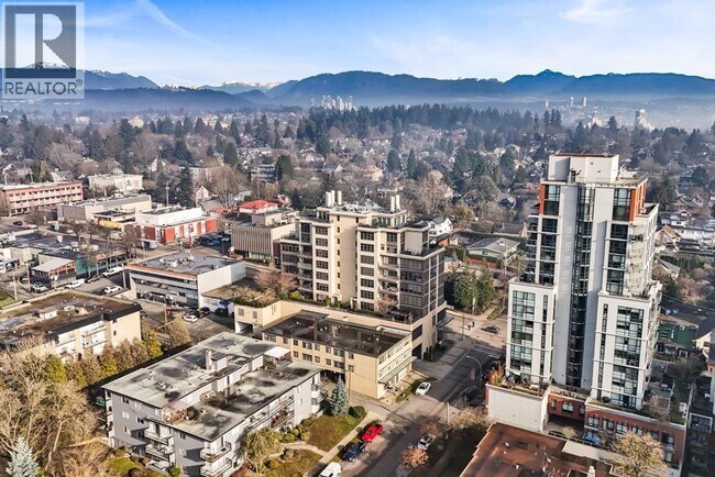 Photo du bâtiment - 301 306 SIXTH STREET