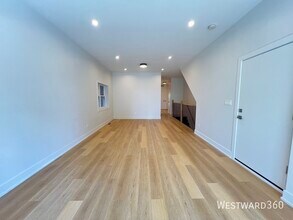Building Photo - 2046 W Washington Blvd