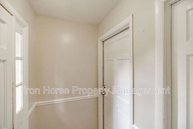 Foto del edificio - 160 Jockey Club Dr